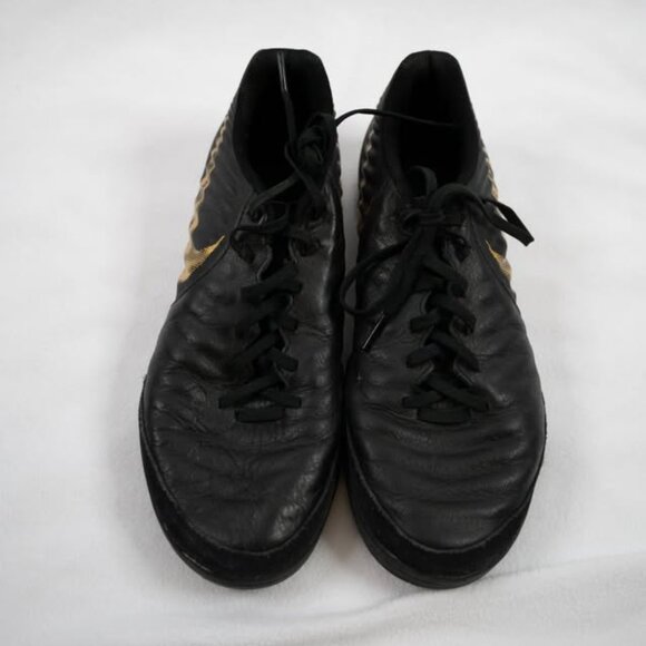 Nike Tiempo Indoor Soccer Shoes Size 8.5 Women's  Black & Gold Sports - Picture 1 of 4